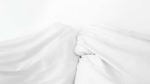 Mayo Clinic Discusses Healthy Sleeping Habits for Older Adults Image